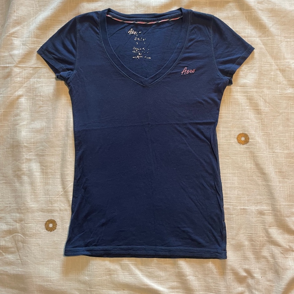 VTG Aeropostale Navy V-Neck Tee with Pink Logo